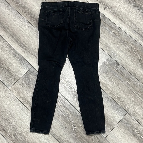 Torrid bombshell skinny distressed jeans size 16 - Picture 5 of 6